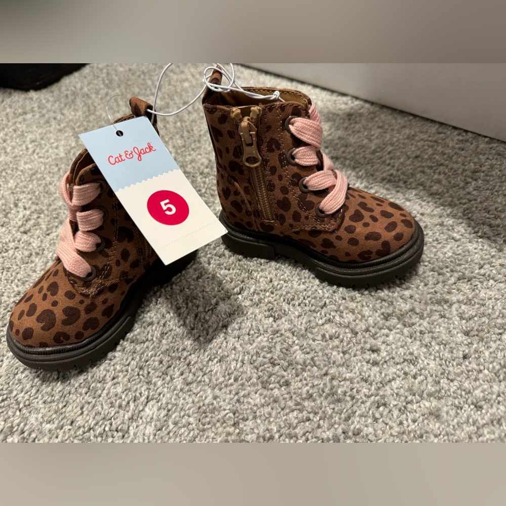 Baby Toddler Girls Amaya Leopard Heart Print Combat Boots Cat & Jack SIZE 5